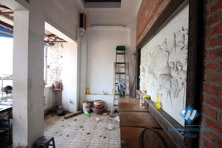 Lakeside colonial villa with lots of characters for rent in Tay Ho